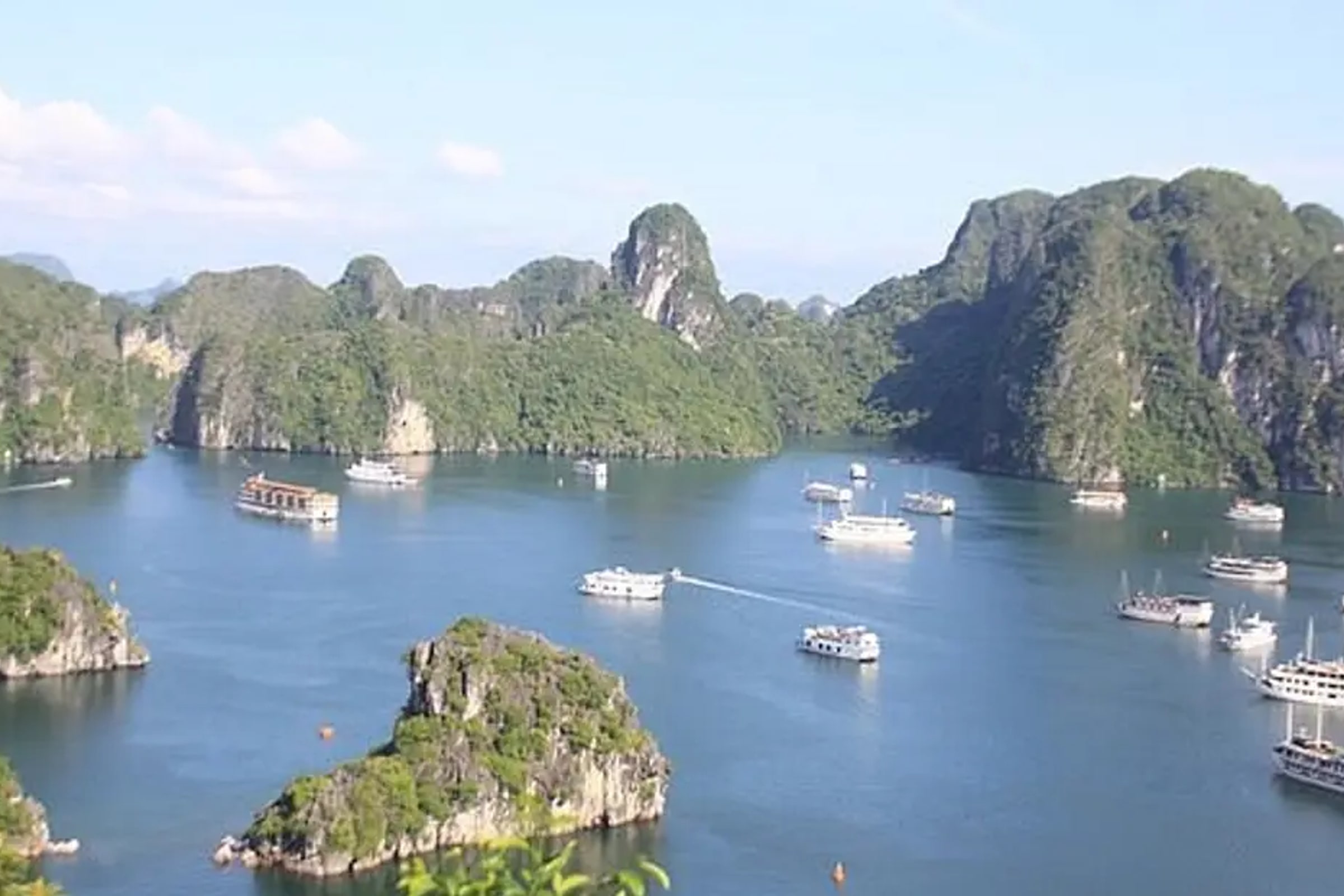 Small Group Halong Day Tour Islands, Cave, Kayak. Lunch. HIGHWAY Transfer
